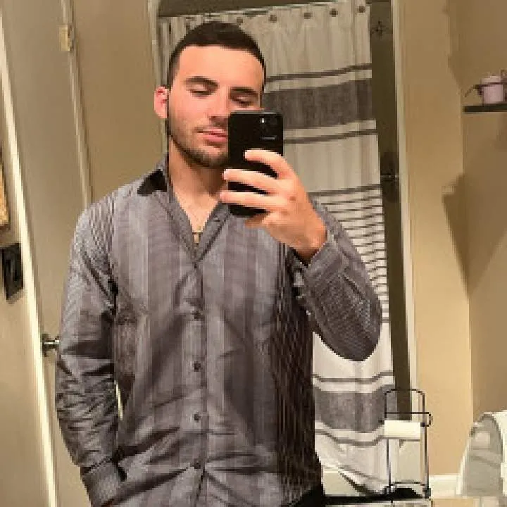 Tom Photo On Jungo Live