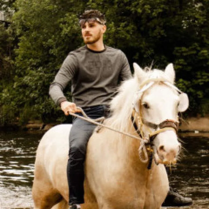 Gav Patel Photo On Jungo Live