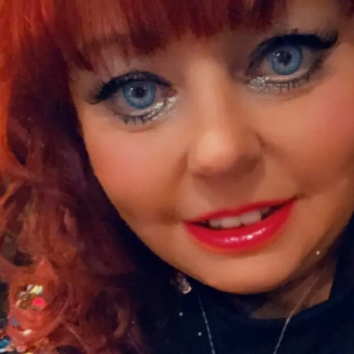 Bustyblueeyes22 Photo On Jungo Live