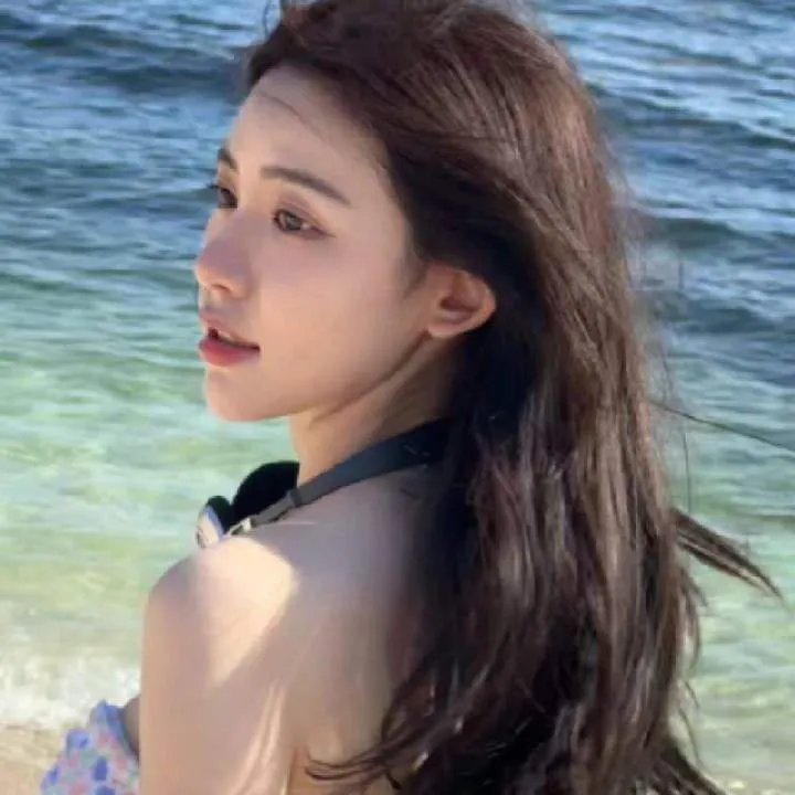 杨芸 Photo On Jungo Live