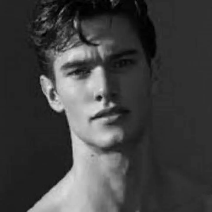 Armein Golzar Photo On Jungo Live