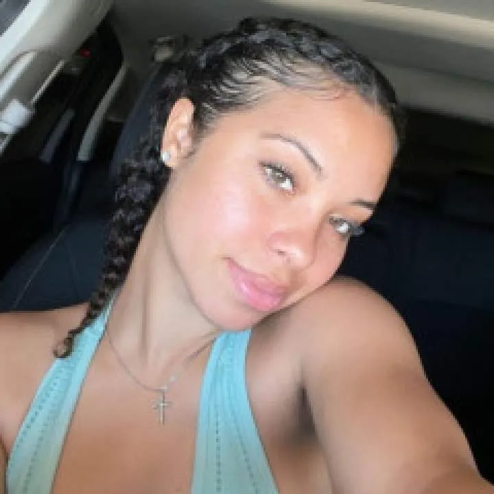 Adrienne Photo On Jungo Live