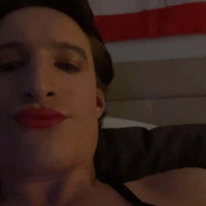 Tom Photo On Jungo Live