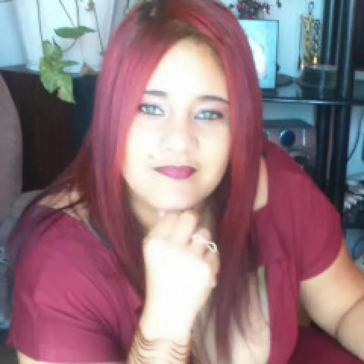 Busty Redhead Photo On Jungo Live