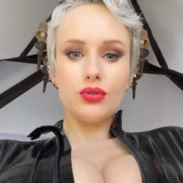 Mistress Leeza Photo On Jungo Live