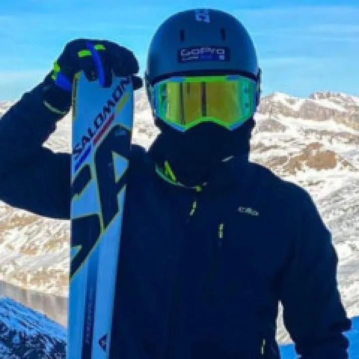 Slave Linus Photo On Jungo Live