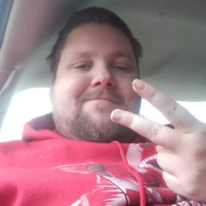 Chris_bottom Photo On Jungo Live