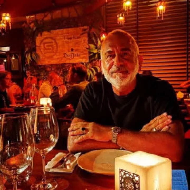 Derric Pau Photo On Jungo Live