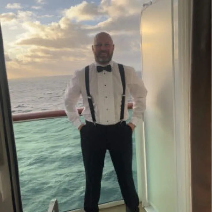 Sexiest Bald Photo On Jungo Live