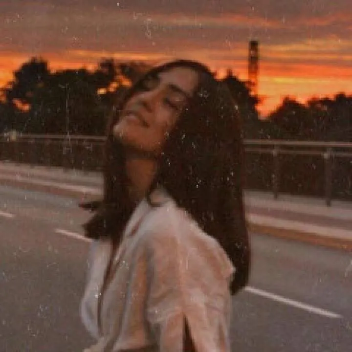 Siri Photo On Jungo Live