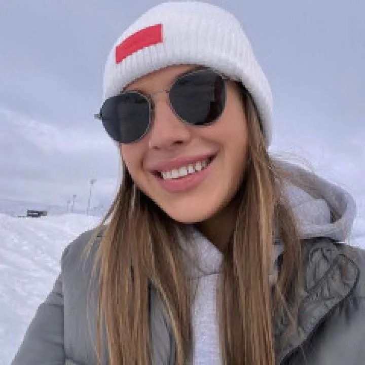 Mia Photo On Jungo Live