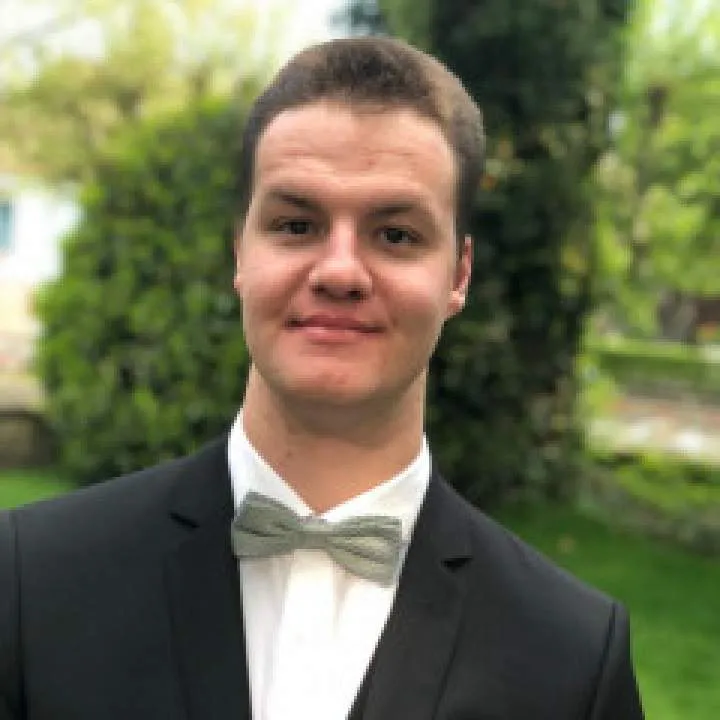 Luca Photo On Jungo Live