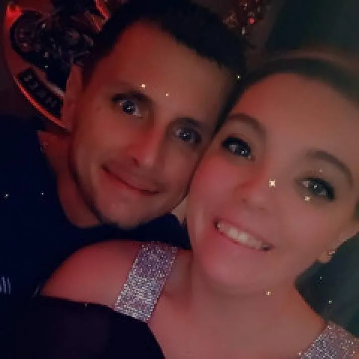 Sexy Couple Photo On Jungo Live