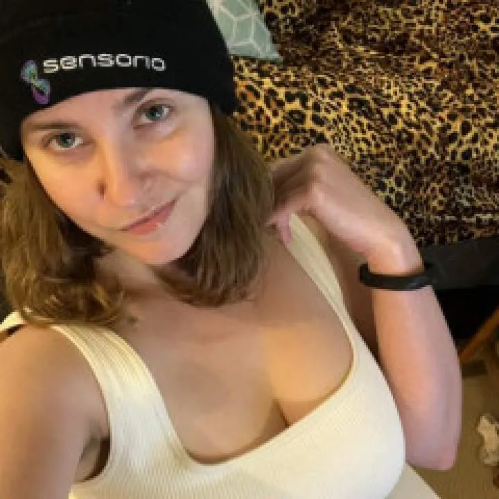 Yuni Photo On Jungo Live