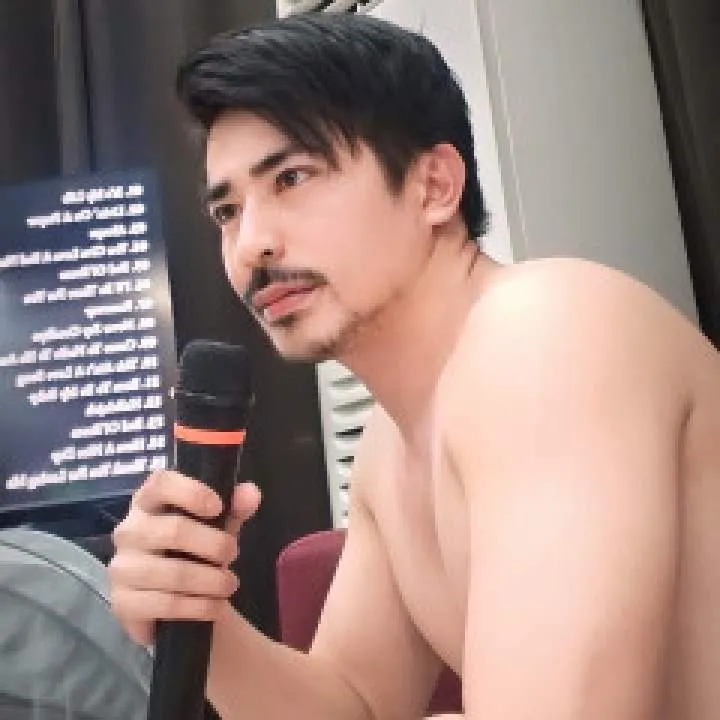 Rom Photo On Jungo Live