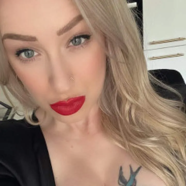 Madame Sabrina Photo On Jungo Live