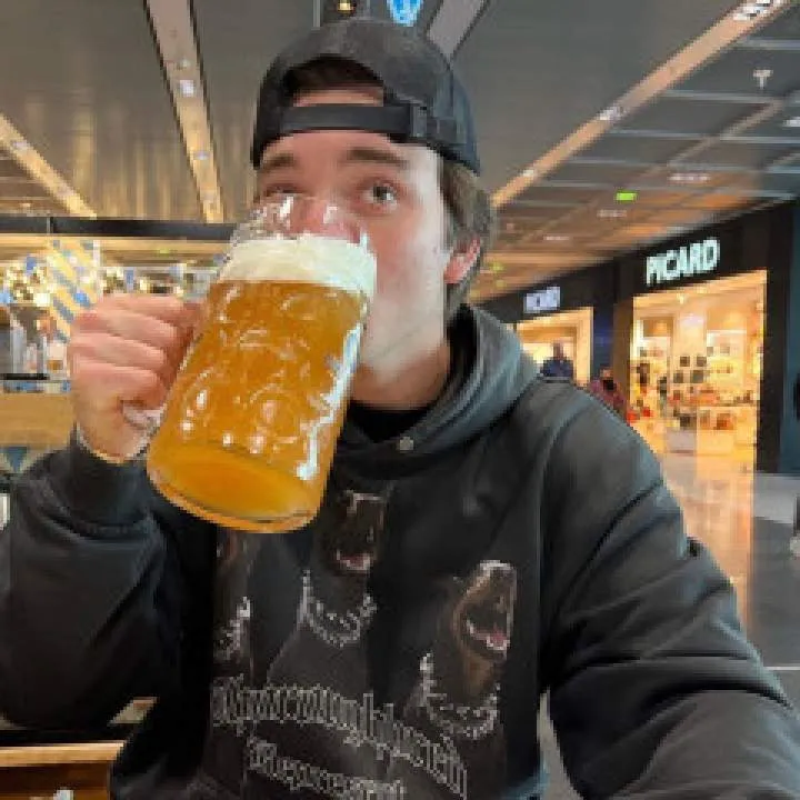 Schiavo Photo On Jungo Live