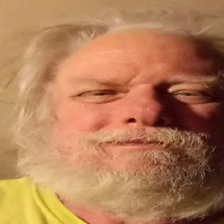 Tom Photo On Jungo Live