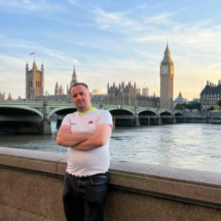 Tomi Photo On Jungo Live