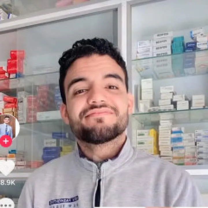 𝐀𝐋𝐈 𝐙𝐄𝐈𝐍 Photo On Jungo Live