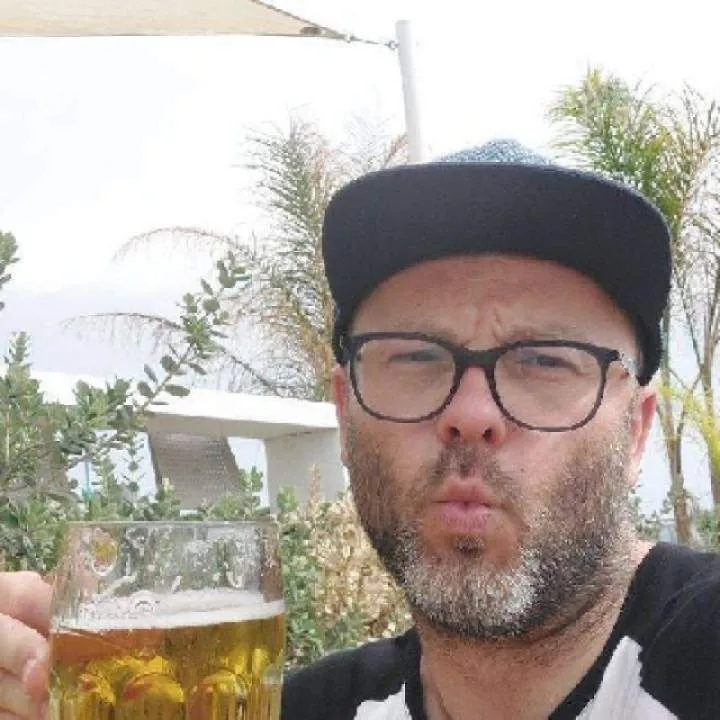 Hally Photo On Jungo Live