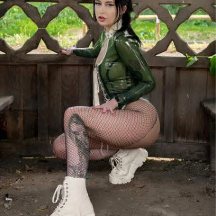 Mistress Zeeah Photo On Jungo Live