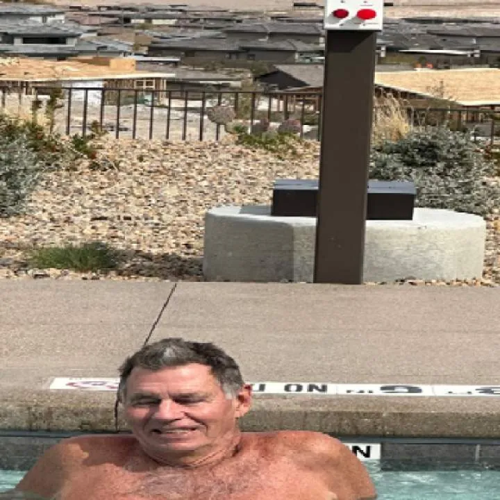 Bond Photo On Jungo Live