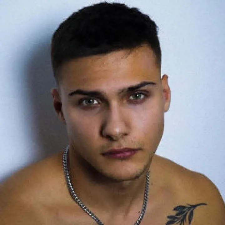 Alex Moldovan Photo On Jungo Live