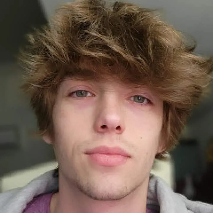 James ........ Photo On Jungo Live