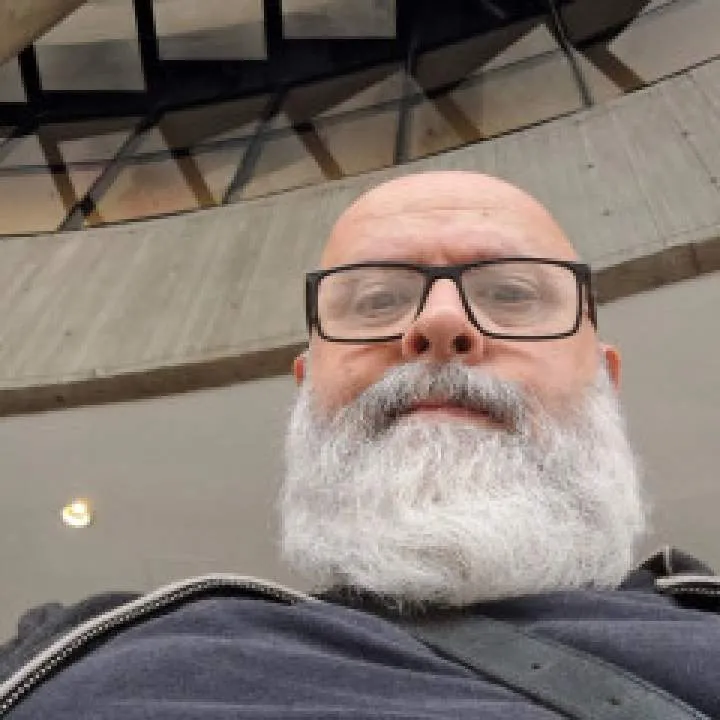 Bedford Carlos Photo On Jungo Live