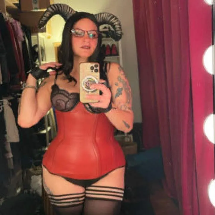 Mistressbetty Photo On Jungo Live