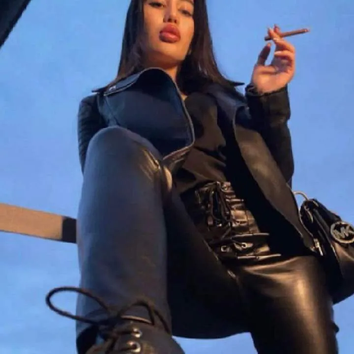 Misslaura........ Photo On Jungo Live