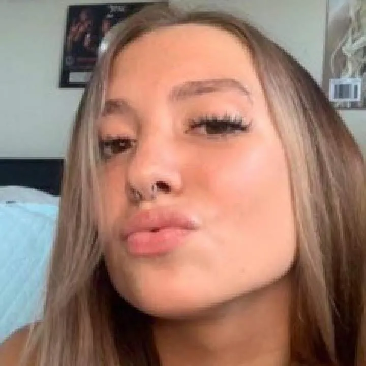 Miss-sylvie Photo On Jungo Live