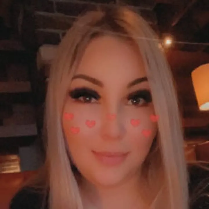 Brit & Z Photo On Jungo Live