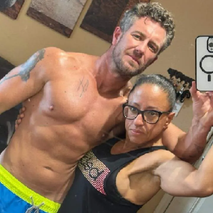 Hornymusclecouple Photo On Jungo Live