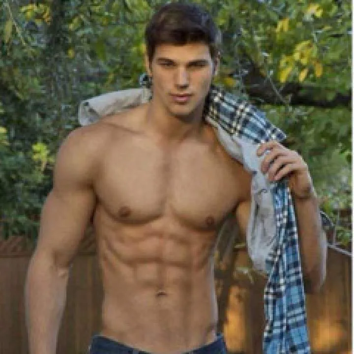 Hello I Am 22 Years Old I Am Muscular And Also I Have A Big Cock Of 25 Cm Photo On Jungo Live