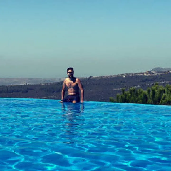 Alex ........ Photo On Jungo Live