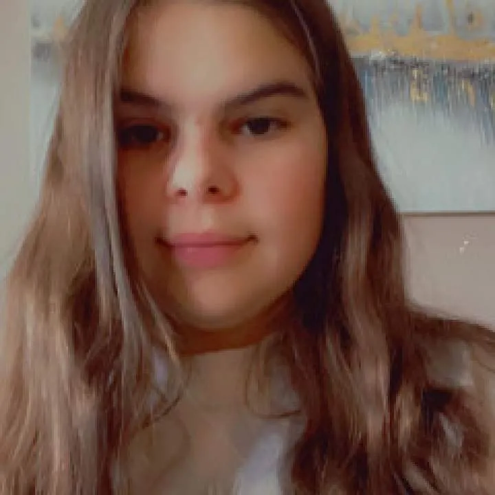 Lucia Falk Photo On Jungo Live