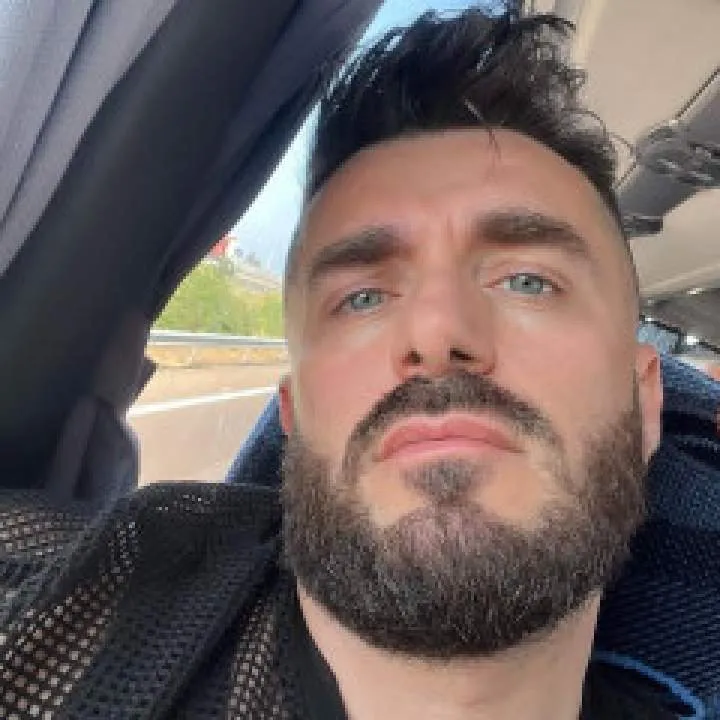 Andrewly Photo On Jungo Live