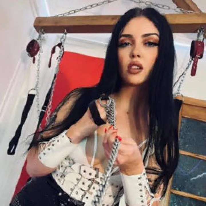 Mistress Glamorous Photo On Jungo Live