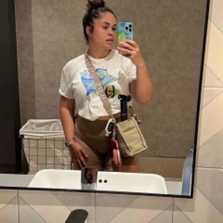 Jenni Photo On Jungo Live