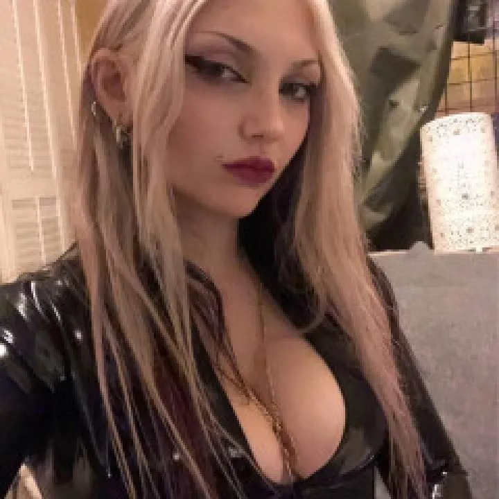 Mistress Kim Photo On Jungo Live