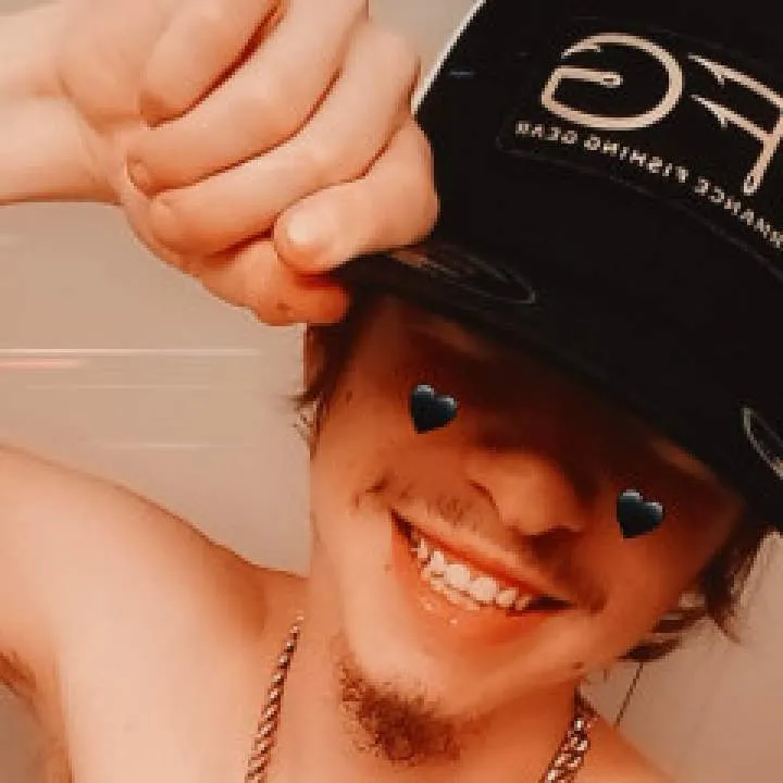 Tom Photo On Jungo Live