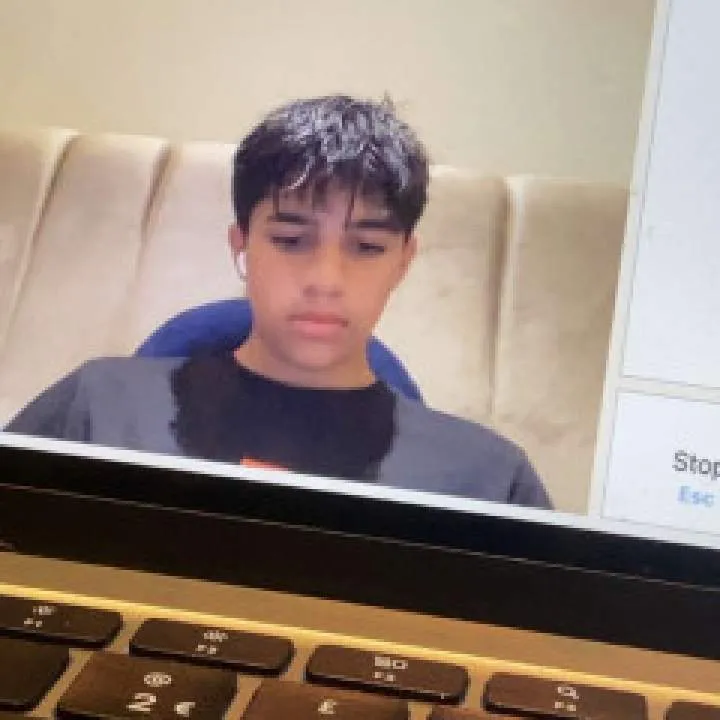 Max Photo On Jungo Live