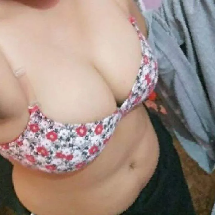 Celin Photo On Jungo Live