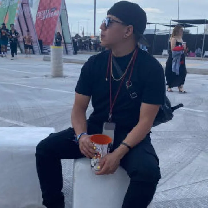 Saul Alcantar Photo On Jungo Live