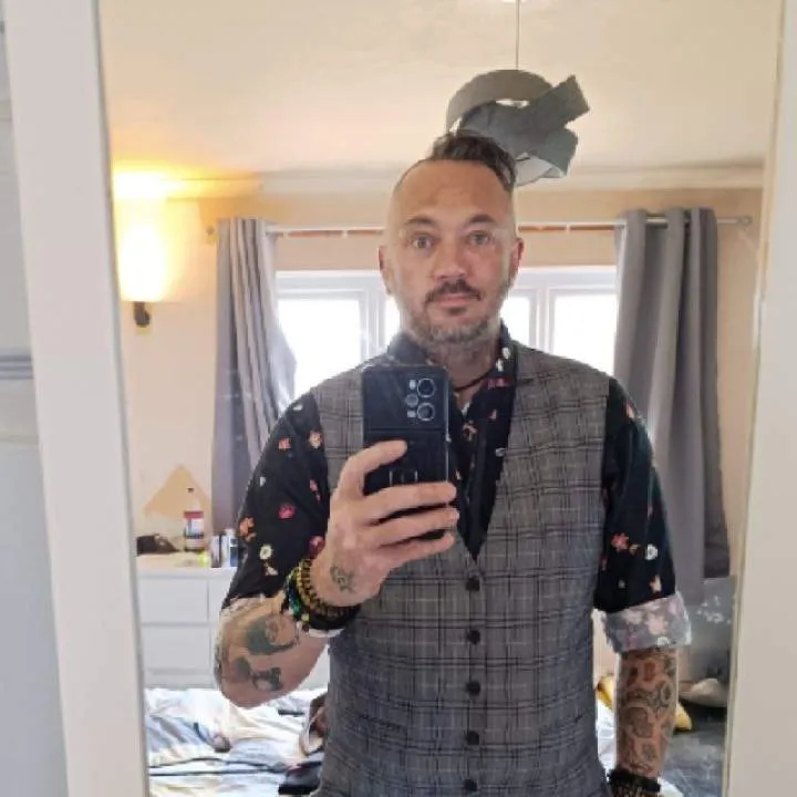 Crumbletoast.... Photo On Jungo Live