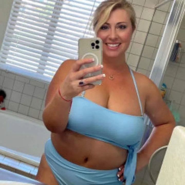 Emliycaro Photo On Jungo Live