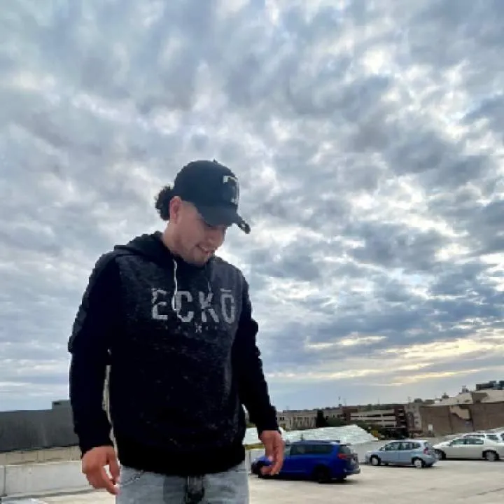 Héctor Photo On Jungo Live