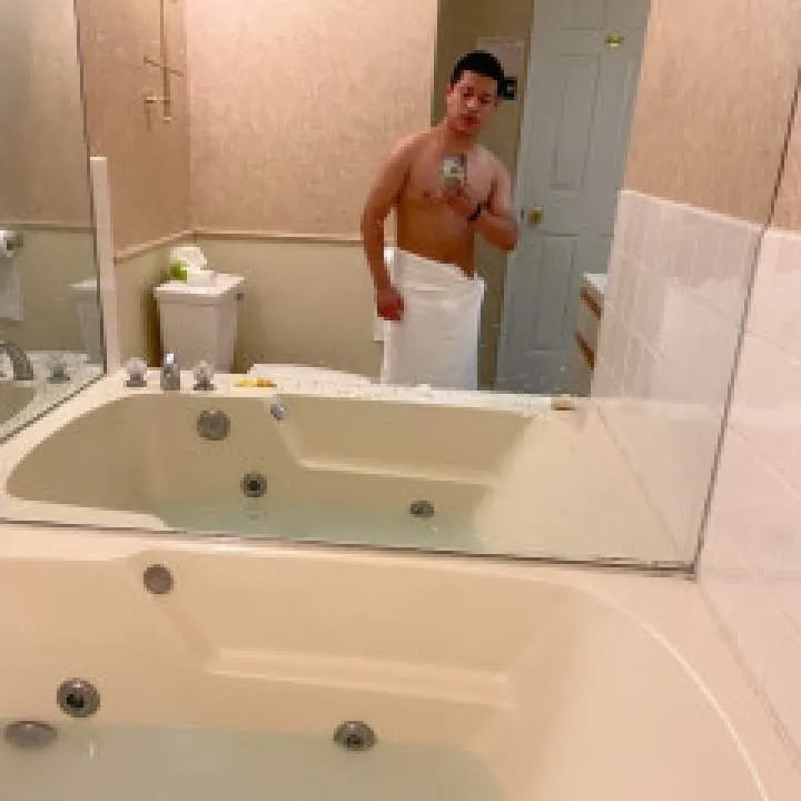 Kevin Photo On Jungo Live